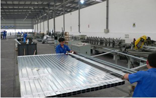 金属建材在建筑装饰业中的创新与应用